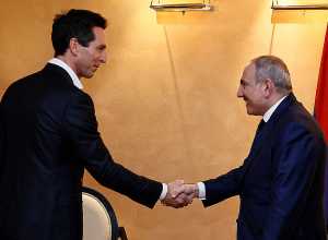 Премьер-министр провел встречу с руководителем аналитического центра Stern Stewart Institute