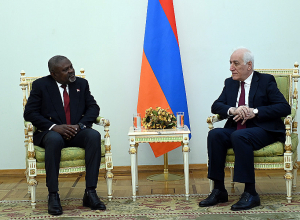 Новоназначенный посол Анголы в Армении вручил верительные грамоты Ваагну Хачатуряну