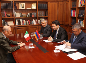 Ալեն Սիմոնյանը հանդիպել է ԵԽԽՎ-ում Հայաստանի հարցերով համազեկուցող Պիերո Ֆասսինոյի հետ