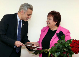 Դերասանուհի Ջուլիետա Բաբայանը 80-ամյակի կապակցությամբ պարգևատրվել է ԿԳՄՍՆ մեդալով
