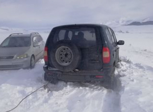 Спасатели вывели из снежной блокады 914 автомобилей