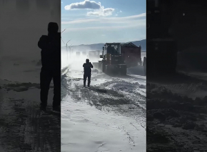 На трассе Н-46 Шинуайр также сильная метель