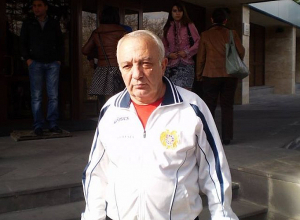 Կյանքից հեռացել է բռնցքամարտի վաստակավոր մարզիչ Դերենիկ Ոսկանյանը