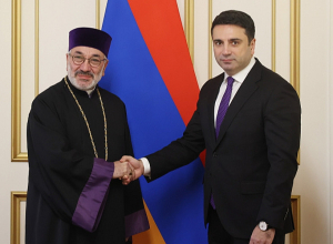 Ален Симонян принял Католического предводителя Армении, Грузии, России и Восточной Европы архиепископа Тер Геворга Норатункяна