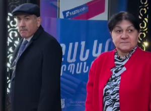 Общаясь с горожанами, я пришел на работу: Пашинян