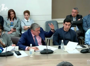 Դուք ժողովրդին շանտաժի՜ եք ենթարկում․ ազնի՜վ եղեք, գոնե ասեք՝ որ ստիպված եք․ Արթուր Խաչատրյան