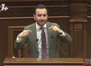 Խորհրդարանական ընդդիմությունը կատաղի պայքար է սկսել խաղաղության պայմանագրի հնարավոր ստորագրման դեմ.