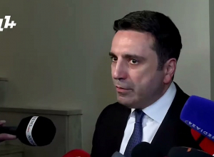 Ես չեմ կարծում՝ Գյումրիում պարտվելու ենք, գյումրեցին հաղթելու է․ Ալեն Սիմոնյանի ճեպազրույցը