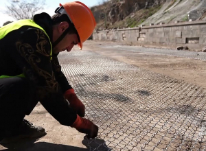 Մատենադարանի հարակից թեք լանջին տեղի է ունեցել քարաթափում: