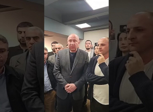 «Մայր Հայաստանը» Գյումրիում իր ձայները տալիս է Վարդան Ղուկասյանին