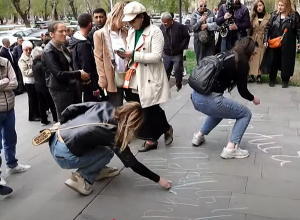 Արցախցիները ակցիան են անում կառավարության շենքերի դիմաց. ՈՒՂԻՂ