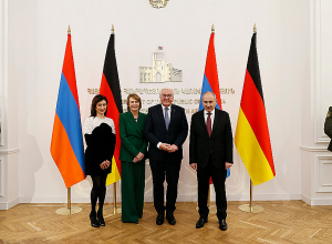 Նիկոլ Փաշինյանը և Աննա Հակոբյանը հյուրընկալել են Ֆրանկ-Վալտեր Շտայնմայերին և Էլկե Բուդենբենդերին