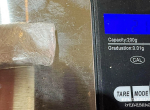 Դատարանից վերադարձված դատապարտյալը բաճկոնի աստառի տակ թաքցրել էր կասկածելի զանգվածներ