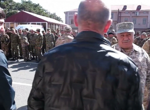 Սասուն Միքայելյանը ճանապարհել է մարտական հերթապահություն իրականացնող գումարտակները