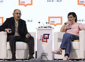 Բանախոսություններով հանդես են եկել Նիկոլ Փաշինյանը եւ Աննա Հակոբյանը