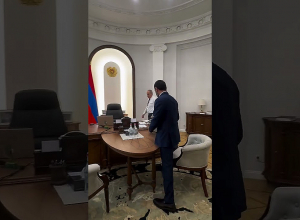 Աշխատանքային հանդիպում Շրջակա միջավայրի նախարար Հակոբ Սիմիդյանի հետ. Փաշինյան