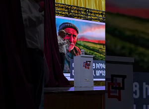 «Կրթվելը նորաձեւ է» Մեղրիում. Փաշինյանը կնոջ հետ