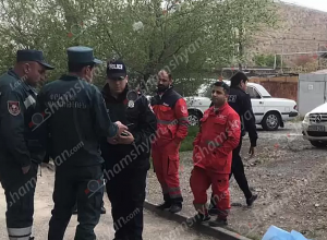 Բարձրահարկ շենքի բակում հայտնաբերվել է 45-ամյա կնոջ մարմին