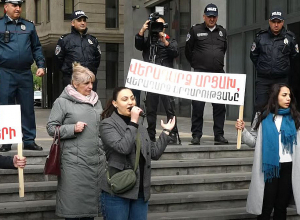 Ազատ արձակեք գերիներին. բողոքի ակցիա ԱԳՆ–ի դիմաց․ ՈՒՂԻՂ