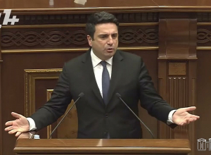 «Փաշինյանի խոսալը նկատեցի՞ք․․․ «զիբիլի վրի կատունե՛ր», դավաճան սրիկանե՛ր»․ Ալեն Սիմոնյան