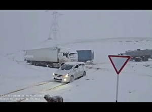 Փրկարարներն արգելափակումից դուրս են բերել ավտոմեքենաները