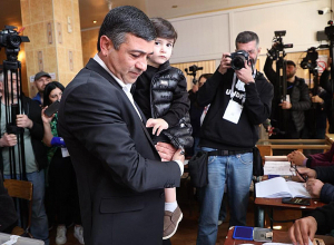 Պետք է գնալ նոր, արտահերթ ընտրությունների. ՔՊ-ն չի մասնակցում Գյումրիի նորընտիր ավագանու առաջին նիստին