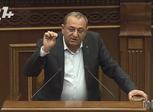 Մի խնդրանք ունեմ՝ հայտարարե՛ք, որ հեռանում եք. Մինասյանը՝ Փաշինյանին