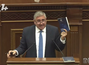 Կլպում, գռփում եք ժողովրդին․․ տենց գոռացեք Քըլըչի վրա․ Խաչատրյան