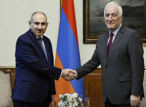 Նիկոլ Փաշինյանը շնորհավորել է Վահագն Խաչատուրյանին ծննդյան օրվա առիթով