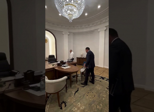 Նիկոլ Փաշինյանն աշխատանքային հանդիպում է ունեցել Դավիթ Խուդաթյանի հետ