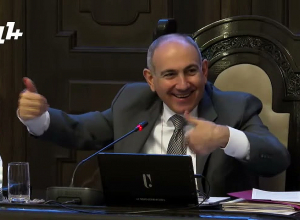 Ասում են, արի՜,արի՜, արի՜, ասա տատիկին ի՞նչ ես ասել․․․․