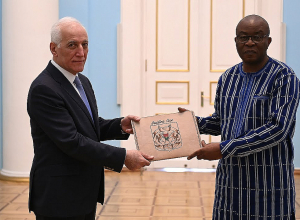 Բուրկինա Ֆասոյի նորանշանակ դեսպանը իր հավատարմագրերն է հանձնել