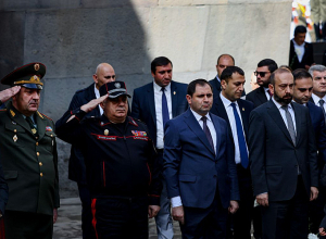 Սուրեն Պապիկյանն այցելել է Ծիծեռնակաբերդի հուշահամալիր