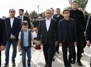 Սերժ Սարգսյանը Ծիծեռնակաբերդում էր