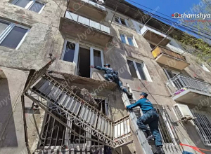 Երևանում կինը լվացք փռելիս պատշգամբի փլուզման հետևանքով ընկել է ցած. shamshyan.com