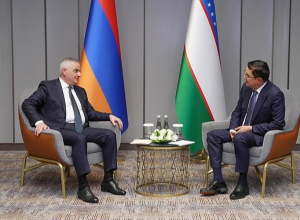 Տաշքենդում Մհեր Գրիգորյանը ներկայացրել է «Խաղաղության խաչմերուկը».