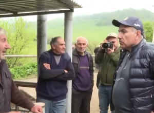 Հետաքրիր զրույց ունեցանք Իծաքարի բնակիչների հետ․ Փաշինյան