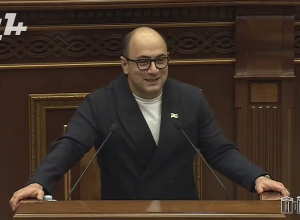 Բա ինչի՞ չեք պատմում, որ ձեզ հանեցին ԵԺԿ-ի բանաձևերի ընդունման դահլիճից, ուր խաբելով էիք հայտնվել