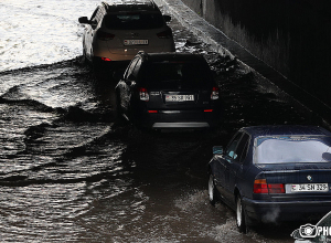 Երևանի փողոցները անձրևից հետո. ՖՈՏՈԼՈՒՐ