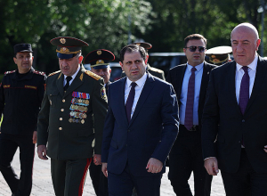 Սուրեն Պապիկյանը հարգանքի տուրք է մատուցել Հայրենական մեծ պատերազմում զոհված հերոսների հիշատակին
