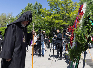 Կաթողիկոսն այցելել է «Հաղթանակ» զբոսայգի