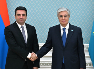 Ալեն Սիմոնյանը հանդիպել է Ղազախստանի նախագահ Կասիմ-Ժոմարտ Տոկաեւի հետ