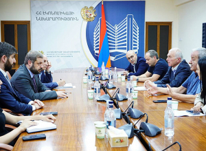 Էկոնոմիկայի նախարարը հանդիպել է կոնյակագործության ոլորտի ներկայացուցիչների հետ