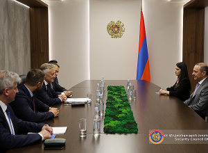 ՀՀ ԱԽ քարտուղարը հանդիպել է Լեհաստանի ԱԳ նախարարի տեղակալին