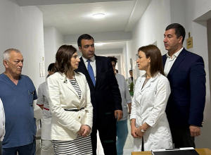 Առողջապահության նախարարը շրջել է Աբովյանի ծննդատանը