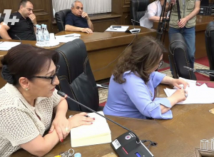 Կեղծը Ձեր տված թյուրիմացությունն է․կին պատգամավորները վիճեցին դպրոցաշինության թեմայով