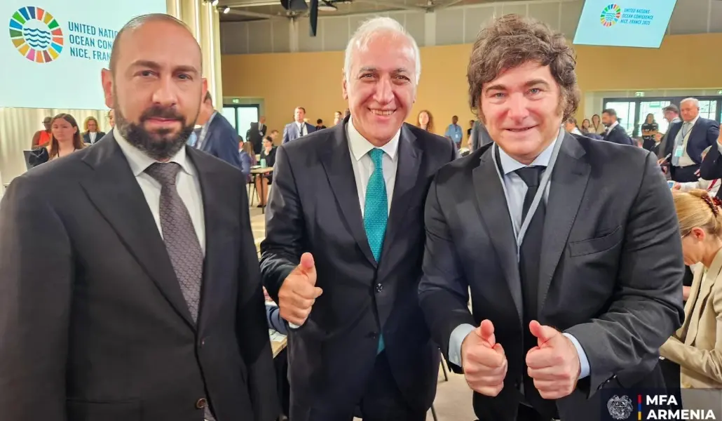 EYYmKmckZGUTff9tXIo3J0BOKabFyGBwKYVrc2x5