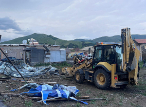 Ապարանում ուժեղ քամու հետևանքով վնասվել է 70 էլեկտրասյուն, 30 տրանսպորտային միջոց․ տապալվել է 100-ից ավել ծառ