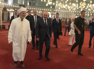 Փաշինյանն այցելել է Ստամբուլի Կապույտ մզկիթ