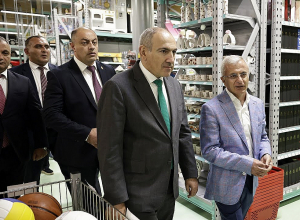 Փաշինյանը ներկա է գտնվել «Հոմպլեքս Մոլ» կենտրոնի բացման արարողությանը